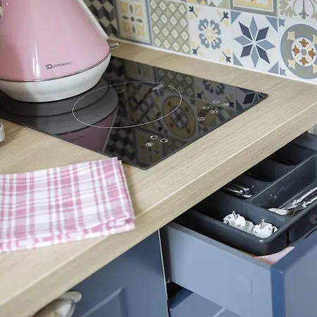 아파트 Le Glamour *studio *parking Prive* *wifi*calme* *